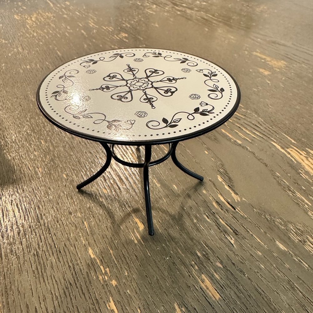 1:12 Scale Dollhouse Bistro Table
